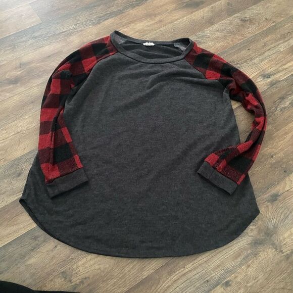 PINK LILY Small Buffalo Plaid Longsleeve Top - Picture 1 of 1